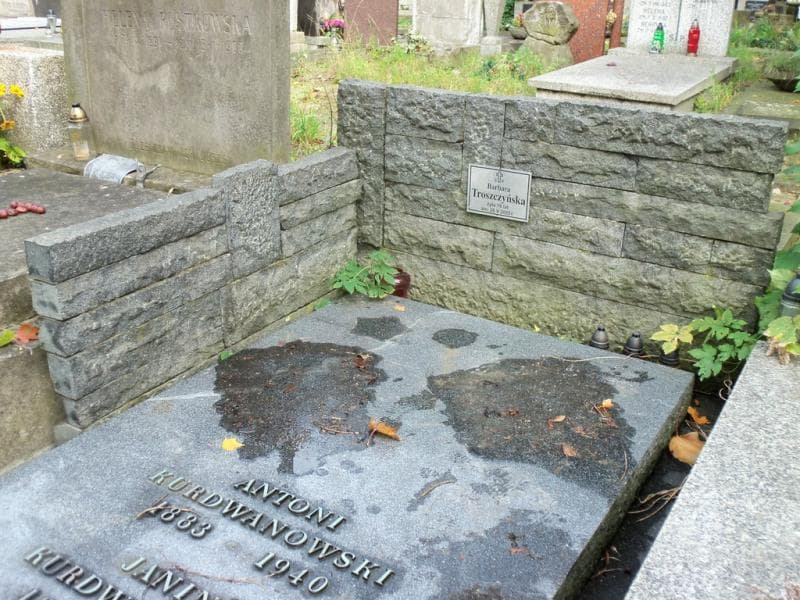 Zdjęcie grobu Witold Kurdwanowski (2)