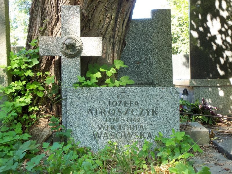 Zdjęcie grobu Józefa Atroszczyk (2)