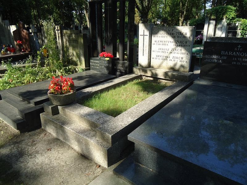 Zdjęcie grobu Janusz Ziach (1)