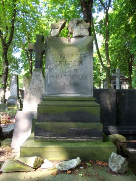 Zdjęcie grobu Kamilla Iwanow (2)