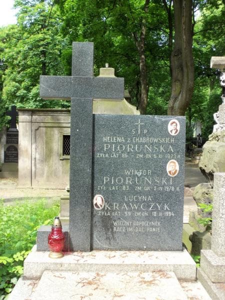 Zdjęcie grobu Wiktor Pioruński (2)