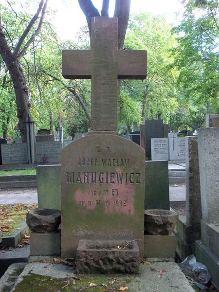 Zdjęcie grobu Józef Wacław Manugiewicz (2)