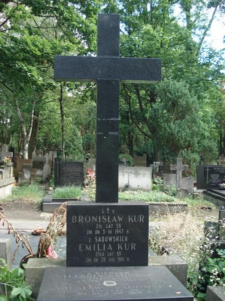 Zdjęcie grobu Emilia Kur (2)