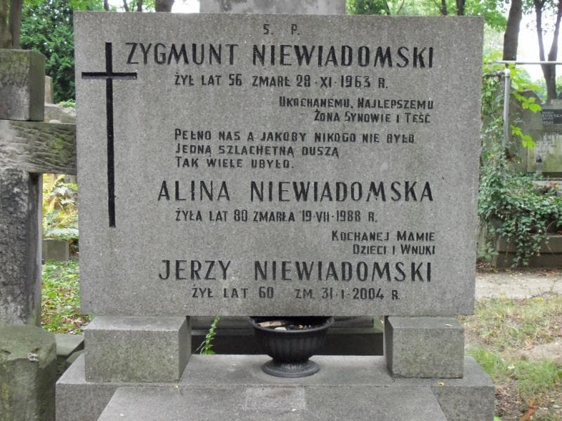 Zdjęcie grobu Zygmunt Niewiadomski (2)