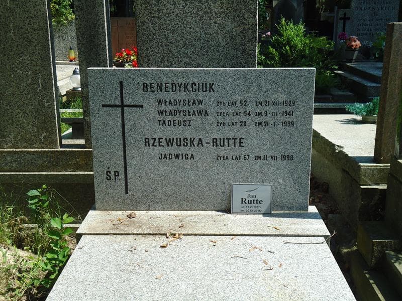 Zdjęcie grobu Władysława Benedykciuk (2)