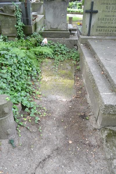 Zdjęcie grobu Marja Młodzikowska (1)