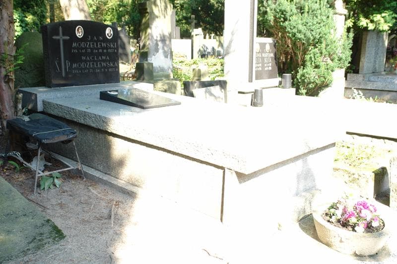 Zdjęcie grobu Wacława Makarewicz (1)