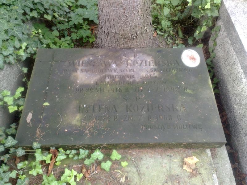 Zdjęcie grobu Wiesława Kozierska (1)
