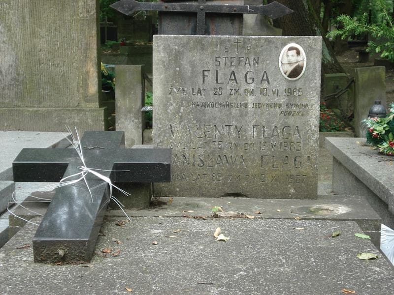 Zdjęcie grobu Stanisława Flaga (2)