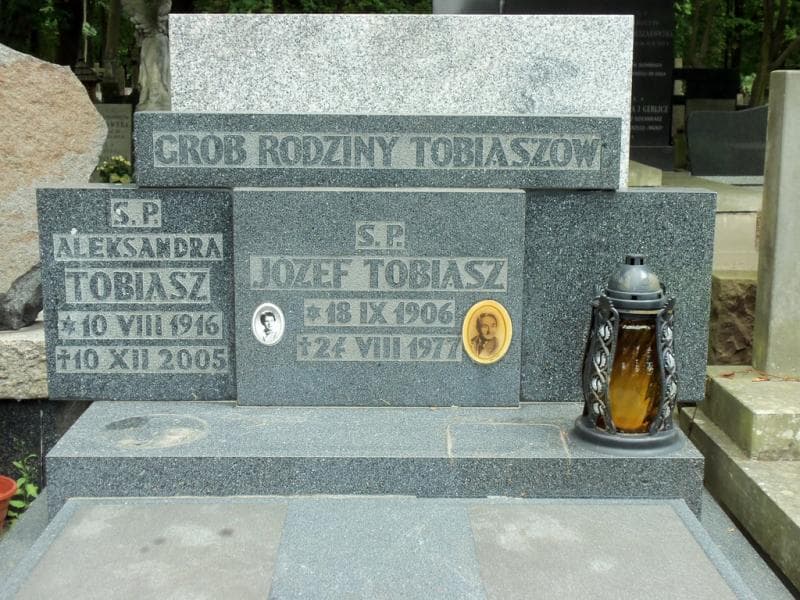 Zdjęcie grobu Aleksandra Tobiasz (2)