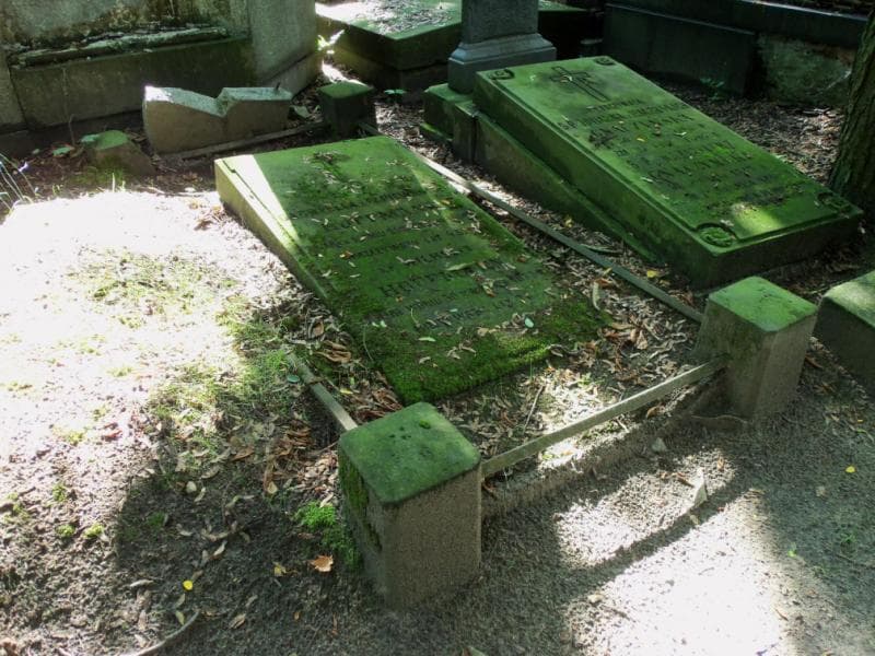 Zdjęcie grobu Wilhlem Hoffman (2)