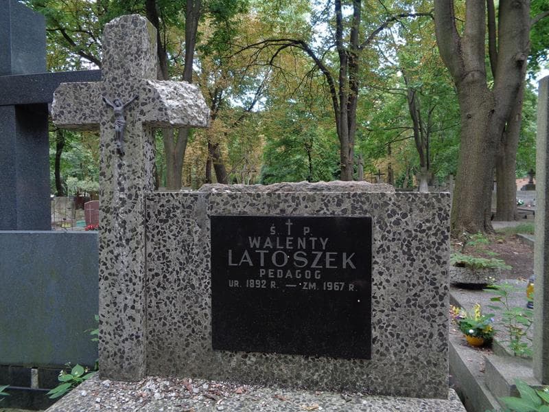 Zdjęcie grobu Walenty Latoszek (2)