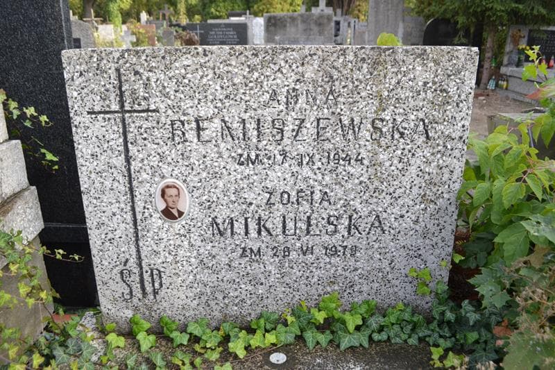 Zdjęcie grobu Zofia Mikulska (1)