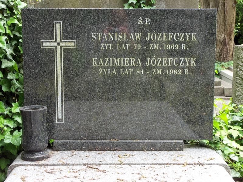 Zdjęcie grobu Kazimiera Józefczyk (2)