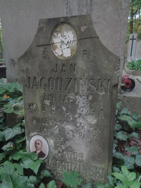 Zdjęcie grobu Jan Jagodziński (2)