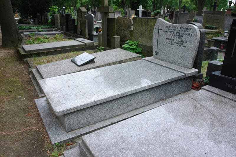Zdjęcie grobu: Konstanty Adamiak