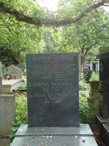 Zdjęcie grobu Kazimierz Pieracki (2)