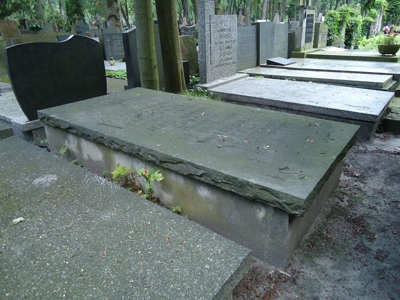 Zdjęcie grobu Mirosława Dobek (2)