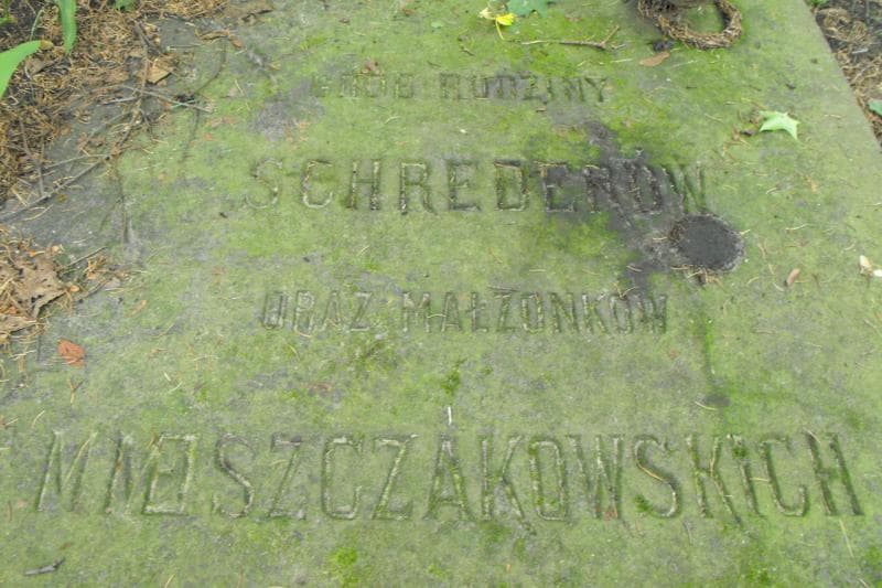 Zdjęcie grobu Schrederowie (2)