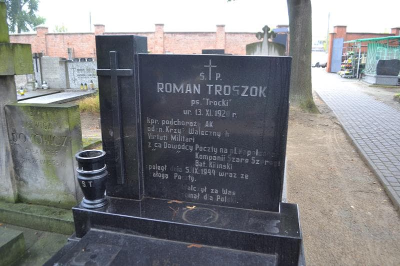 Zdjęcie grobu Roman Troszok (2)
