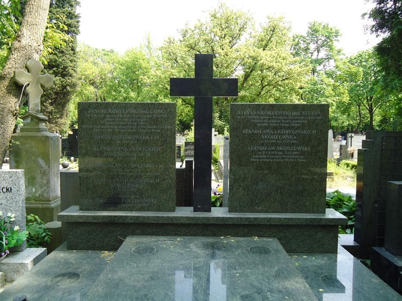 Zdjęcie grobu Janusz Kobyliński (2)