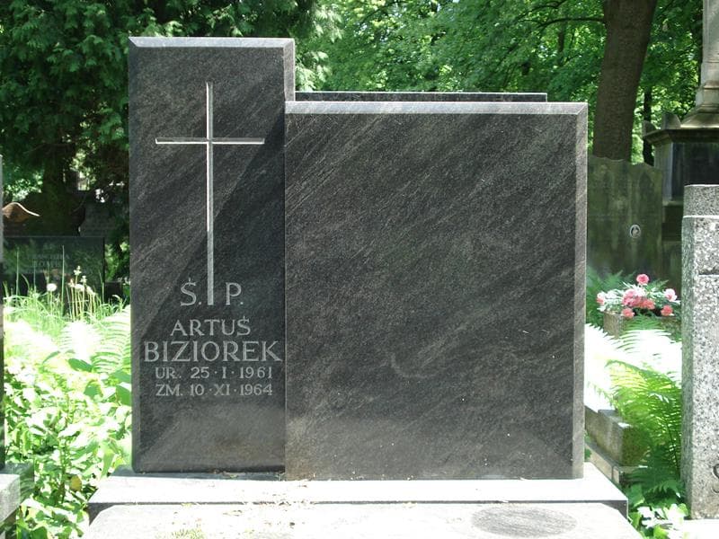 Zdjęcie grobu Artuś Biziorek (2)