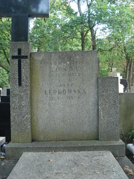 Zdjęcie grobu Maria Bondy (2)