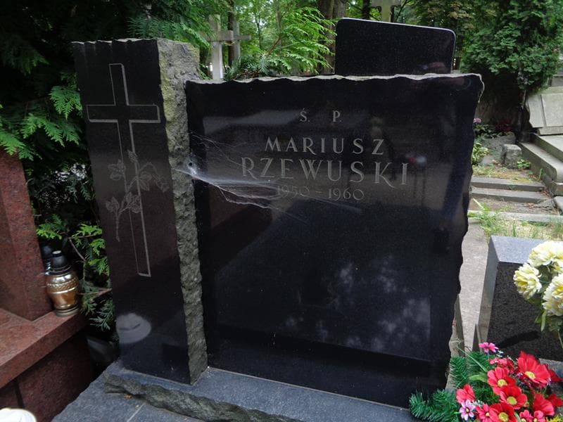 Zdjęcie grobu Mariusz Rzewuski (2)