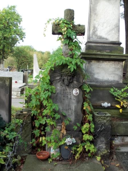 Zdjęcie grobu Walercio Jendral (1)