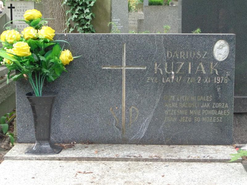 Zdjęcie grobu Dariusz Kuziak (2)