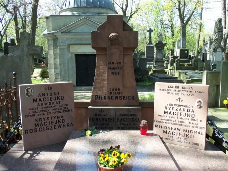 Zdjęcie grobu Ryszarda Maciejko (2)