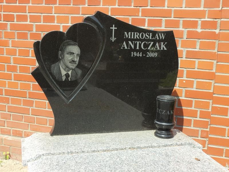 Zdjęcie grobu Mirosław Antczak (2)