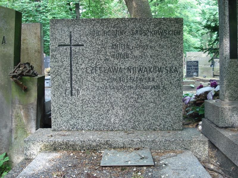 Zdjęcie grobu Czesława Nowakowska (1)