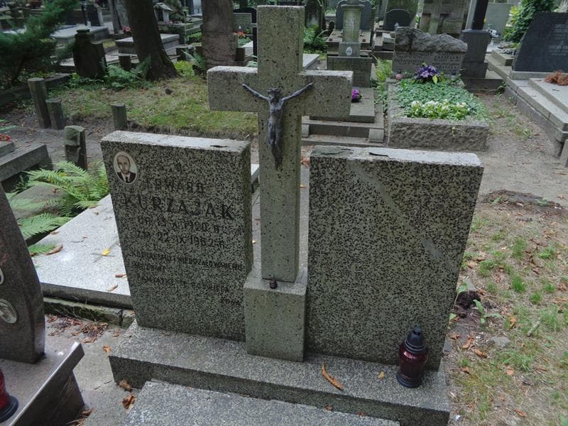 Zdjęcie grobu Edward Kurzajak (2)
