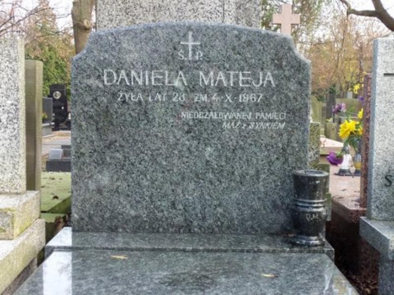 Zdjęcie grobu Daniela Mateja (2)