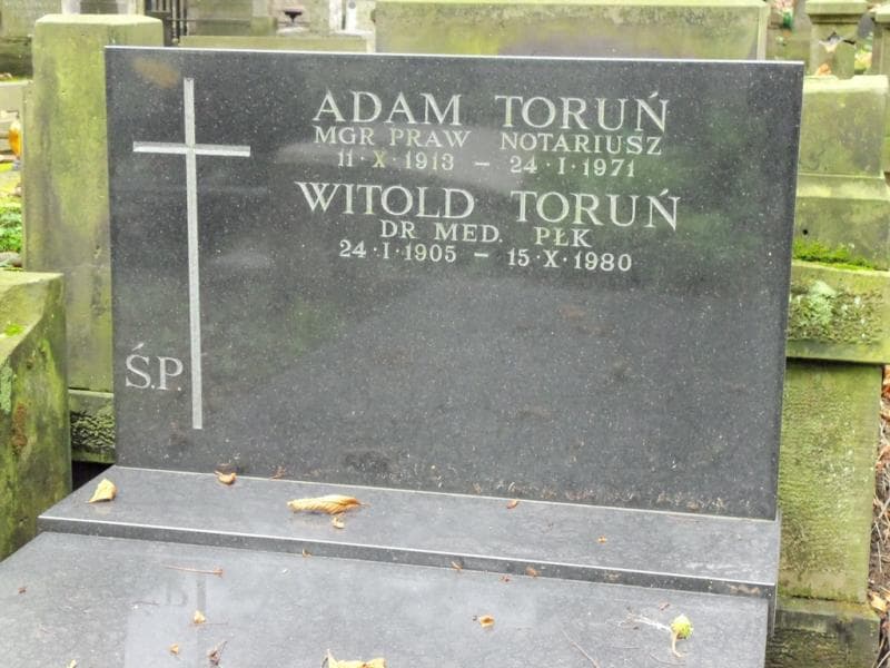 Zdjęcie grobu Witold Toruń (2)