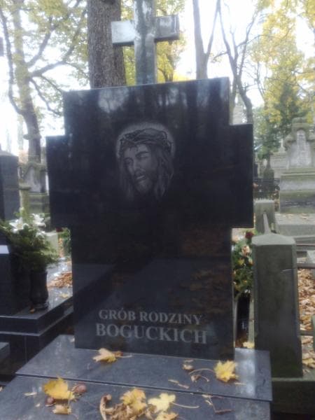 Zdjęcie grobu Boguccy (1)