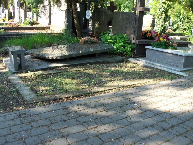 Zdjęcie grobu Anonim (1)