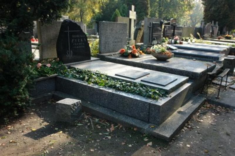 Zdjęcie grobu Stanisława Brzęcka (1)