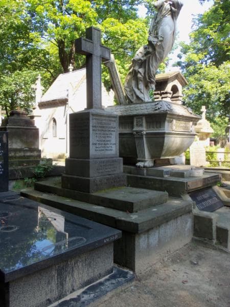 Zdjęcie grobu Maria Podhorska-Okołów (1)