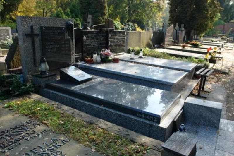 Zdjęcie grobu Kazimierz De Julien (1)