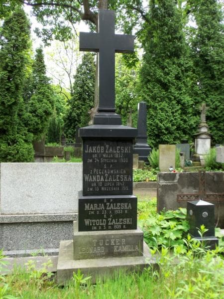Zdjęcie grobu Leonard Tucker (2)