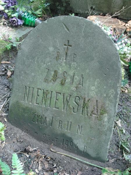 Zdjęcie grobu Zosia Nieniewska (1)