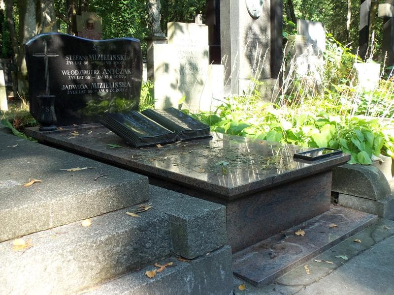 Zdjęcie grobu Włodzimierz Antczak (1)