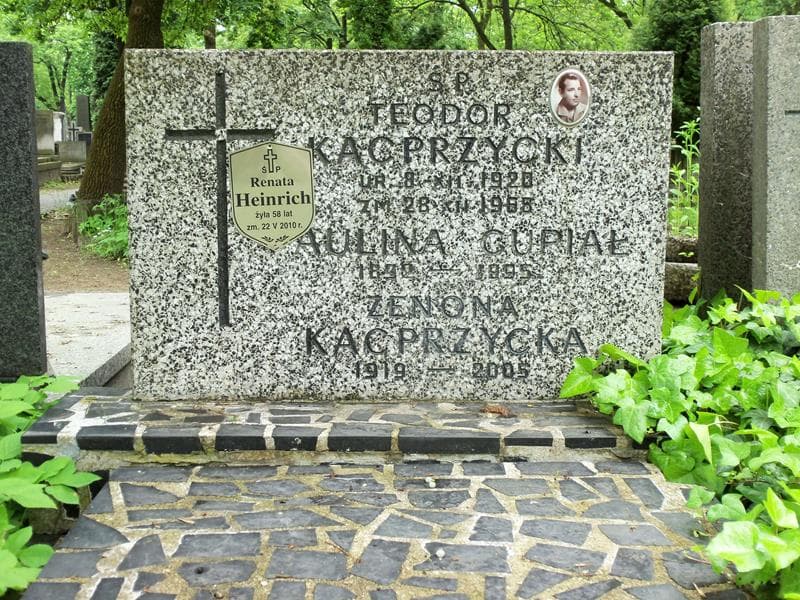 Zdjęcie grobu Paulina Cupiał (2)