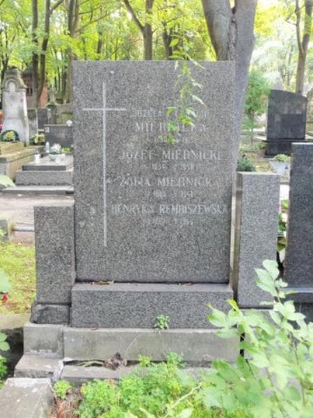 Zdjęcie grobu Józefa Miernicka (2)