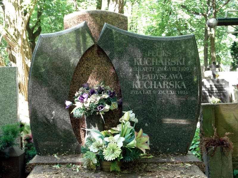 Zdjęcie grobu Władysława Kucharska (1)