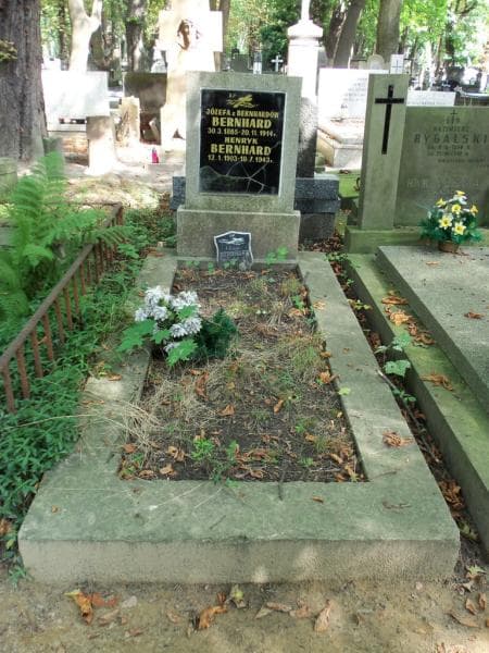 Zdjęcie grobu Józefa Bernhard (1)