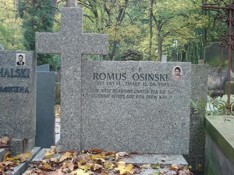 Zdjęcie grobu Romuś Osiński (2)