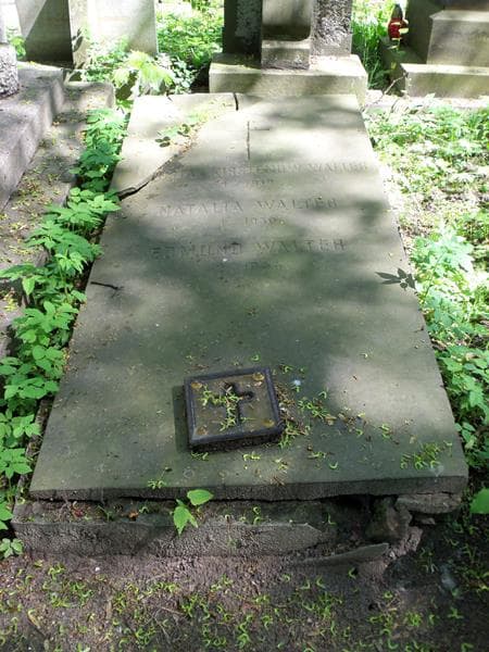 Zdjęcie grobu Augusta Walter (2)